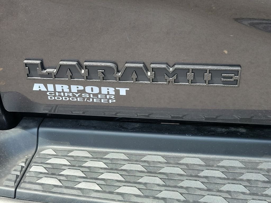 New 2026 Granite Crystal Metallic Clear-Coat Exterior Paint RAM Laramie image 6