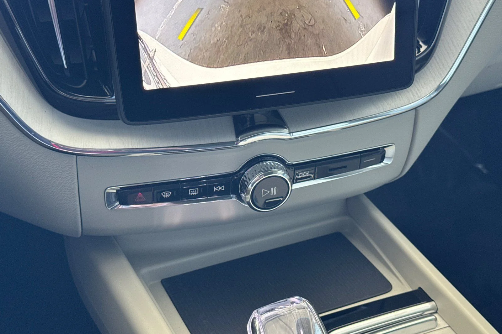 New 2026 Crystal White Volvo T8 Ultra image 23