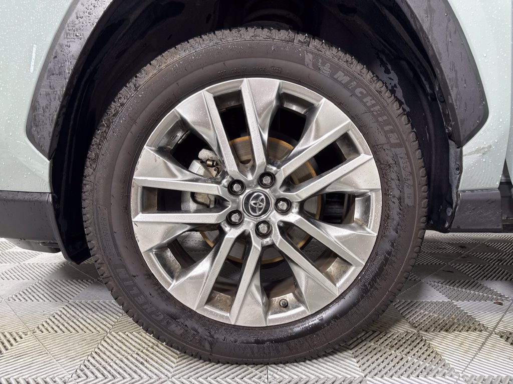 2019 Toyota RAV4 XLE Premium - Photo 23