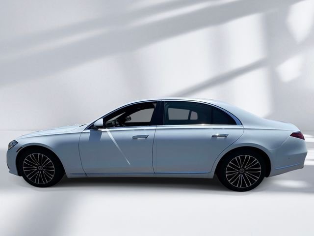 New 2026 MANUFAKTUR Moonlight White Magno Mercedes-Benz S 580 image 3
