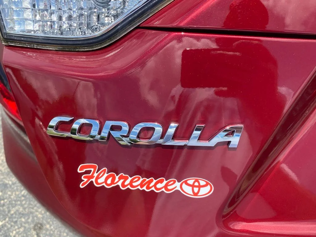 Used 2022 Red Toyota LE image 12