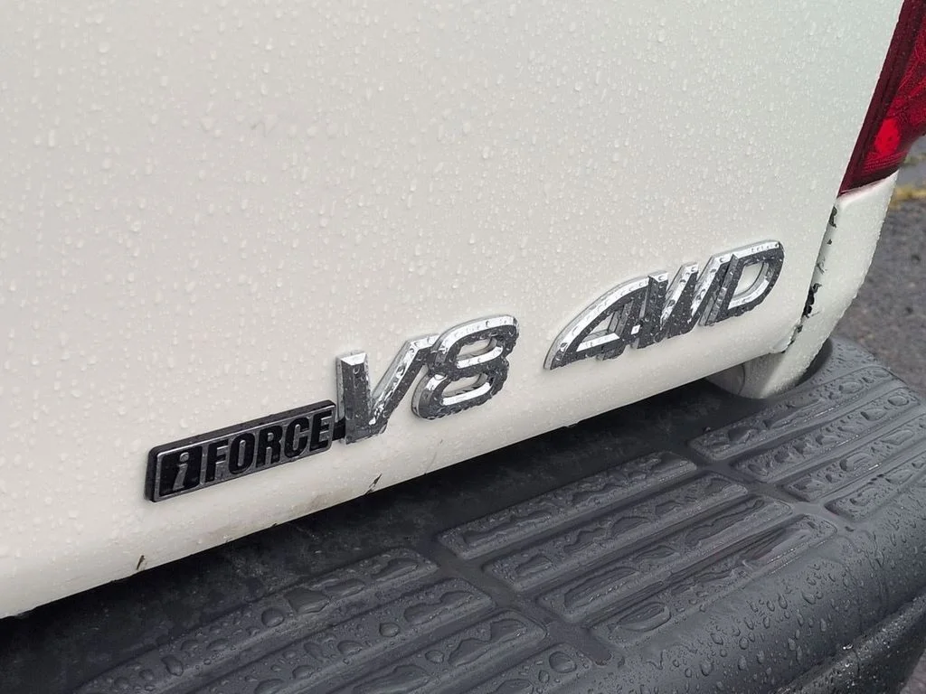 Used 2006 Natural White Toyota SR5 image 25