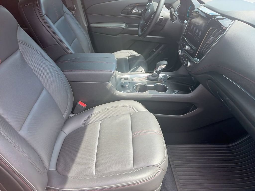 Used 2023 Gray Chevrolet RS image 9
