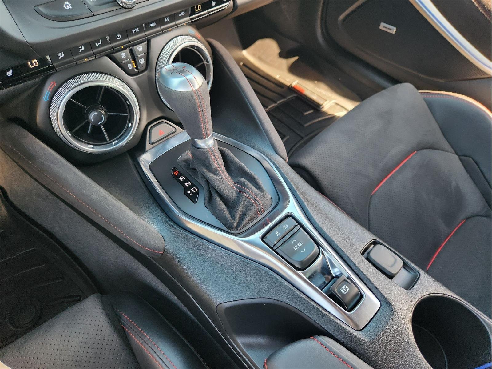 2024 Chevrolet Camaro photo 19 of 33