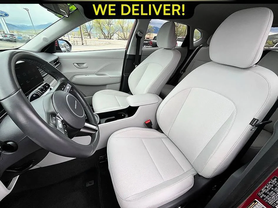 Used 2025 Red Hyundai SEL image 9