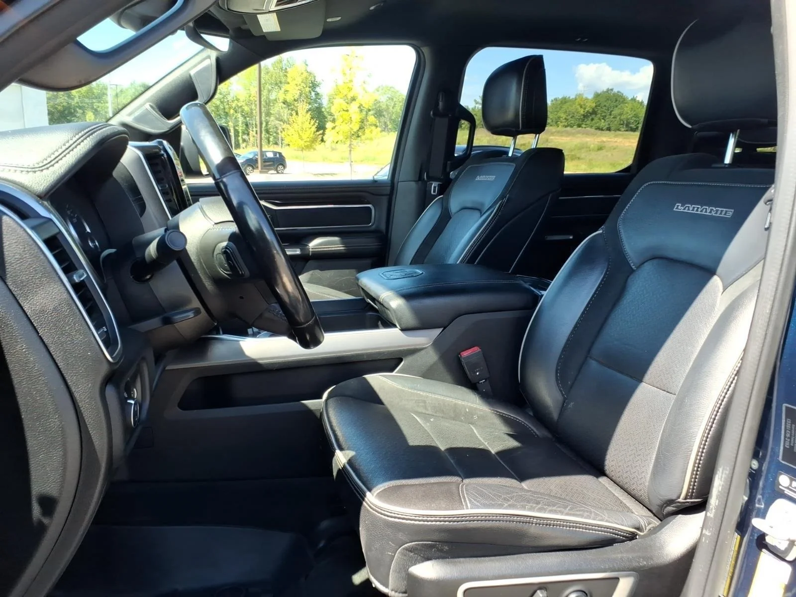 Used 2021 Patriot Blue Pearlcoat Ram Laramie image 19
