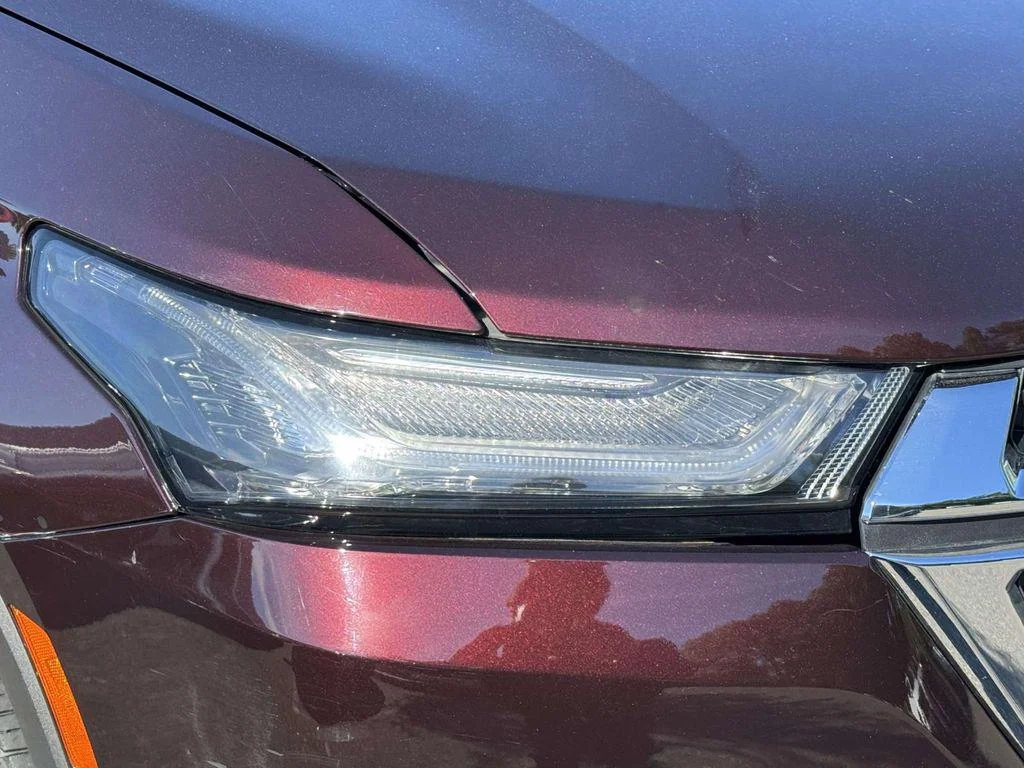 Used 2023 Black Cherry Metallic Chevrolet FWD LT Cloth image 12