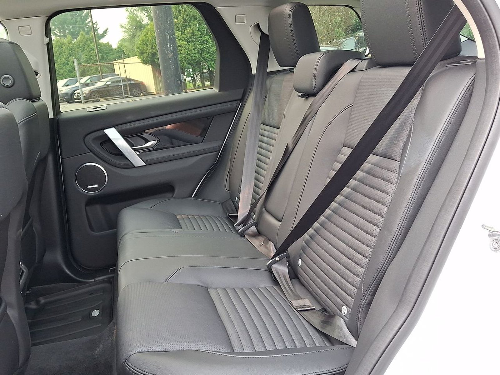 Used 2025 Fuji White - 1AA Land Rover S image 27