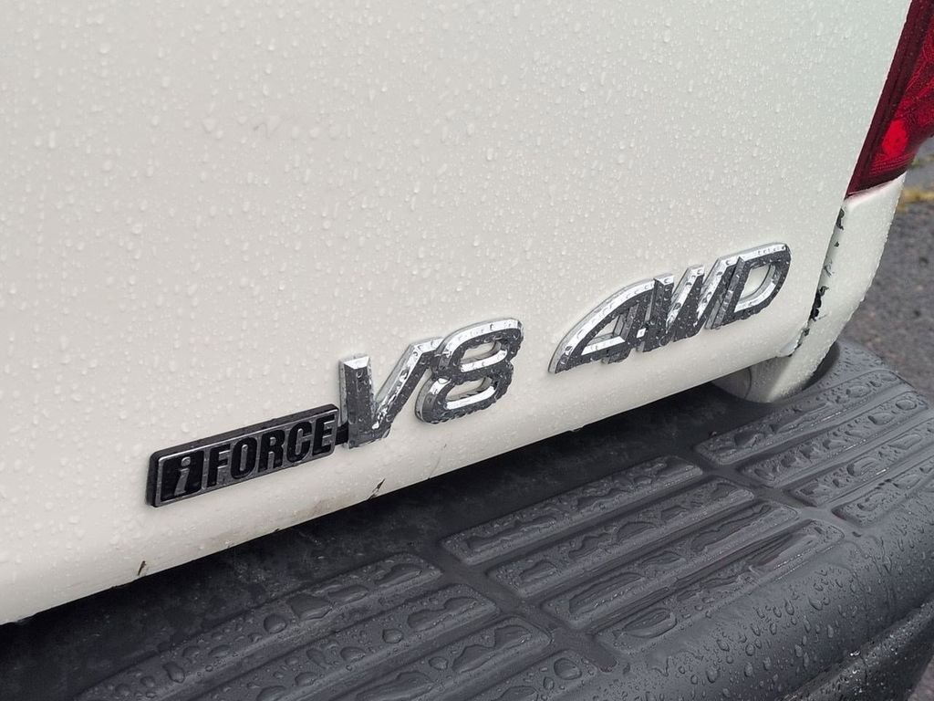 Used 2006 Natural White Toyota SR5 image 25