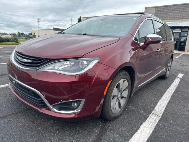2018 Chrysler Pacifica Hybrid Limited's photo