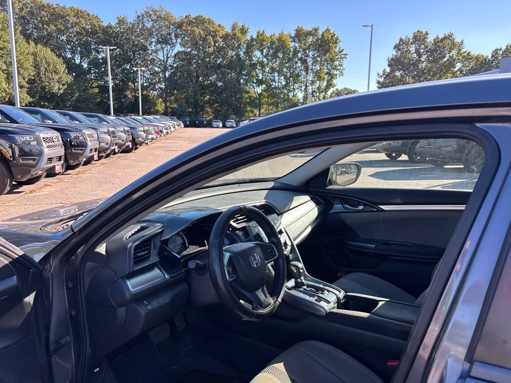 Used 2017 Gray Honda LX image 5