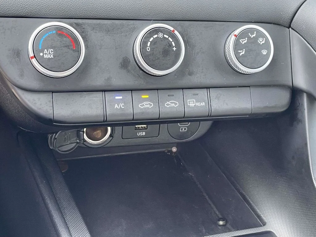 Certified Used 2024 Silver Hyundai SE image 16