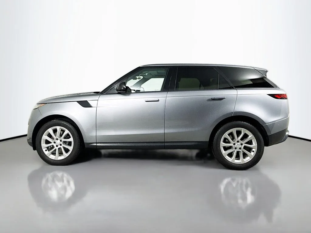 Used 2024 Gray Land Rover SE image 8