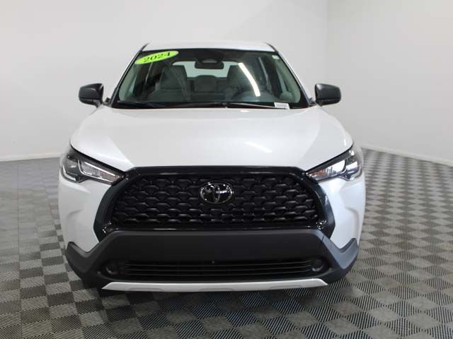 Certified Used 2024 Wind Chill Pearl Toyota L image 9