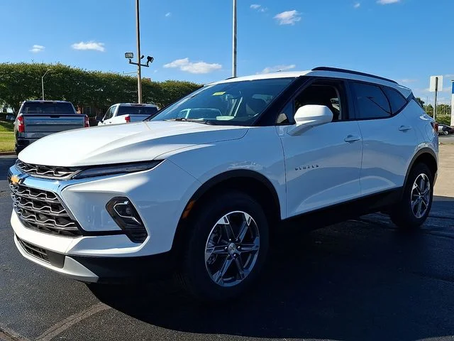 New 2026 White Chevrolet LT image 3