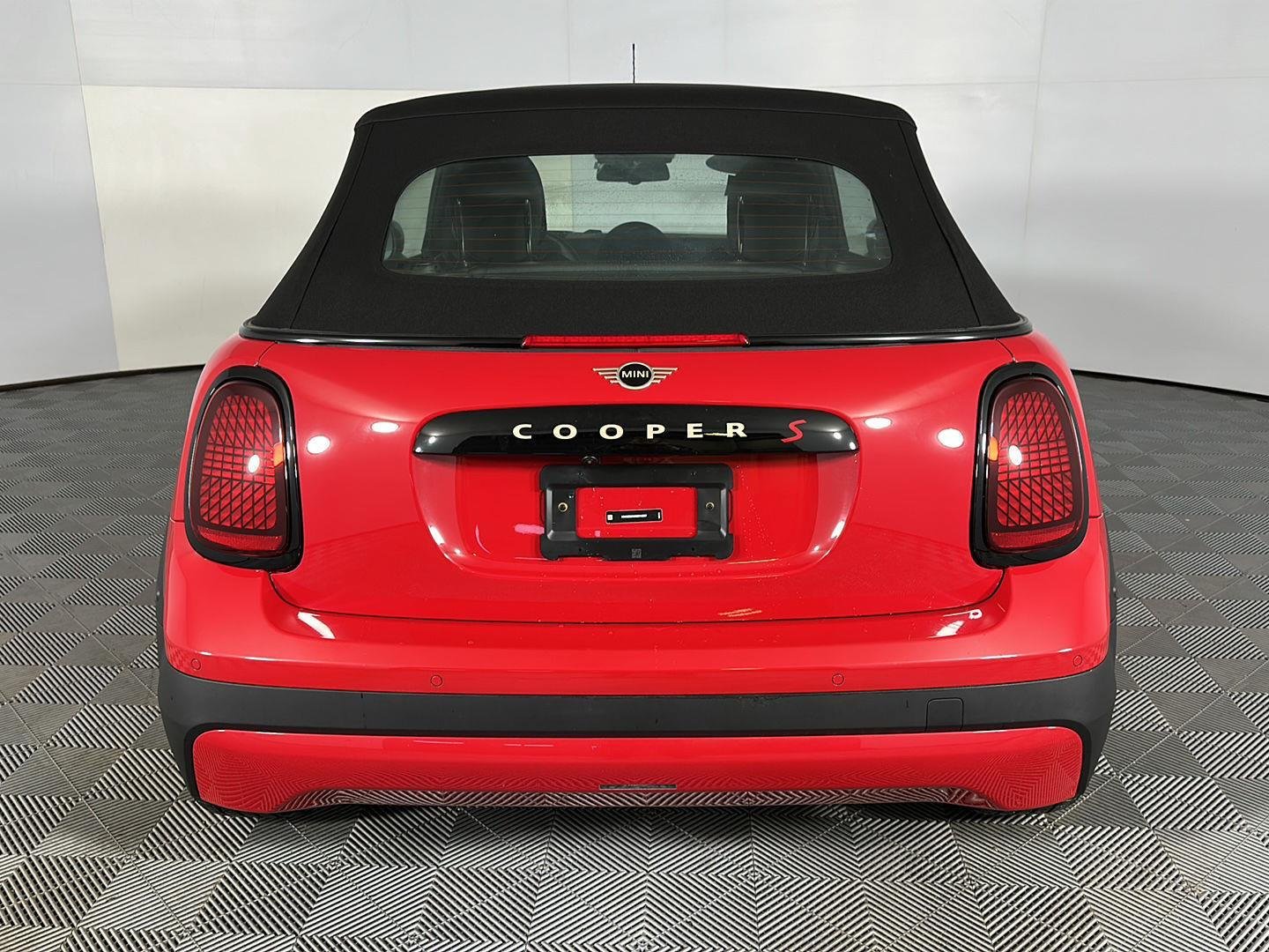 Certified Used 2025 Chili Red MINI Signature image 23