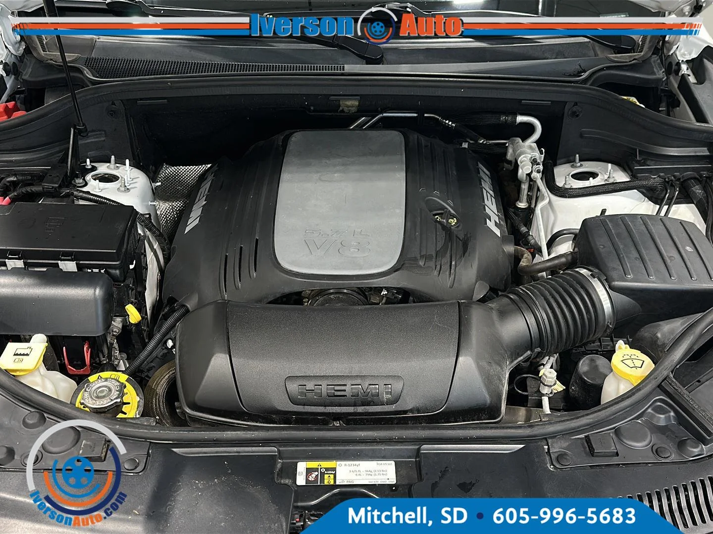 Used 2018 Ivory Tri-Coat Pearl Dodge R/T image 10