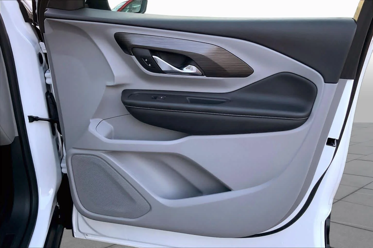 Used 2022 Summit White GMC SLE image 20