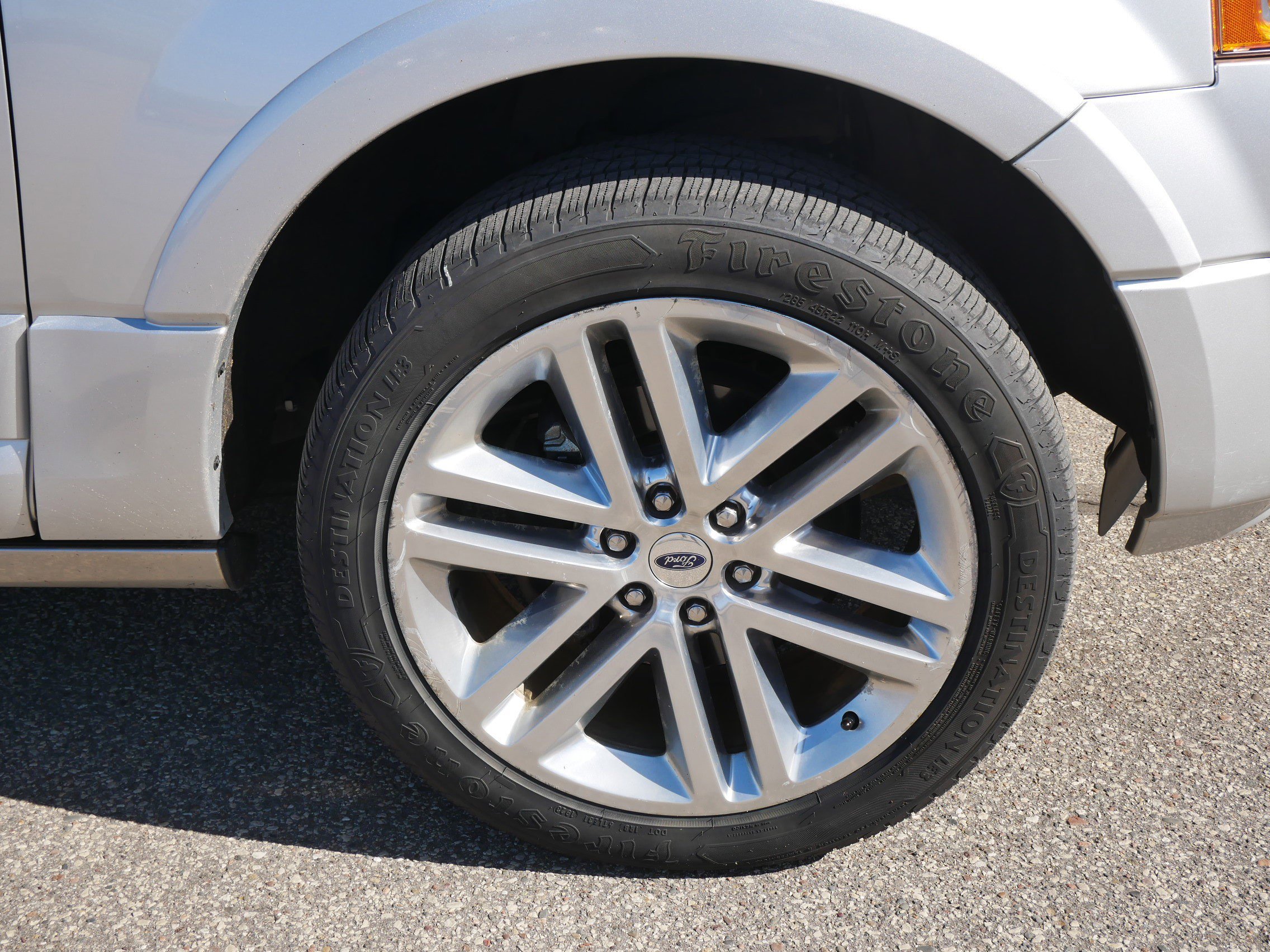 Used 2017 Silver Ford Platinum image 9