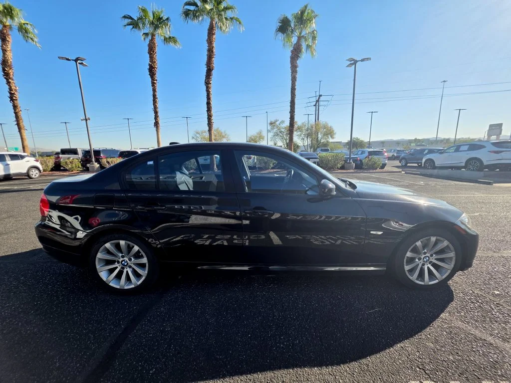 Used 2011 Black BMW 328i image 4