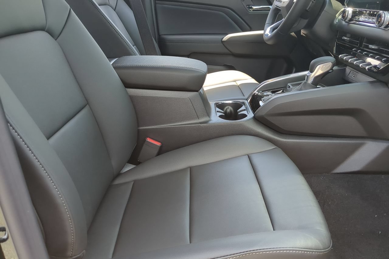 New 2026 Onyx Black GMC Elevation image 28
