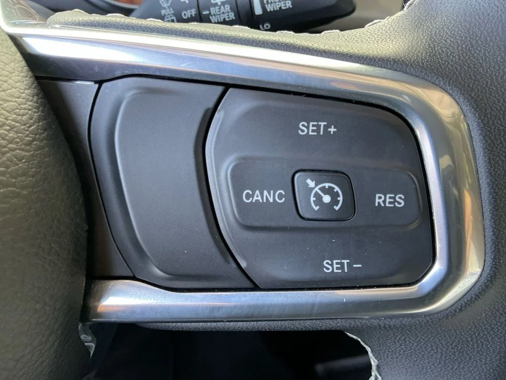 Used 2023 Blue Jeep Sahara image 33
