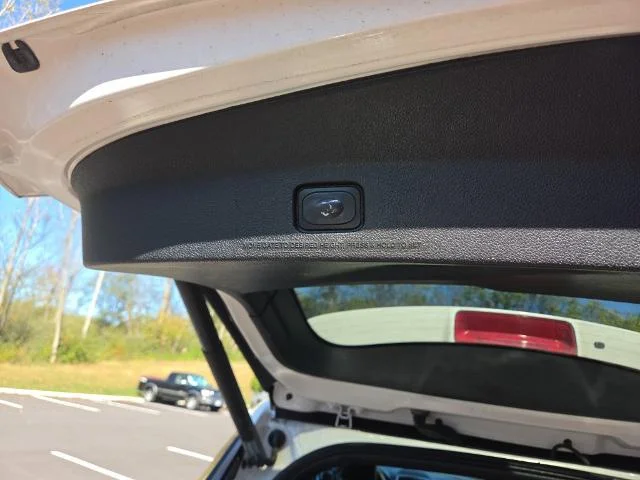 Used 2019 White Platinum Tri-Coat Metallic Ford Limited image 47