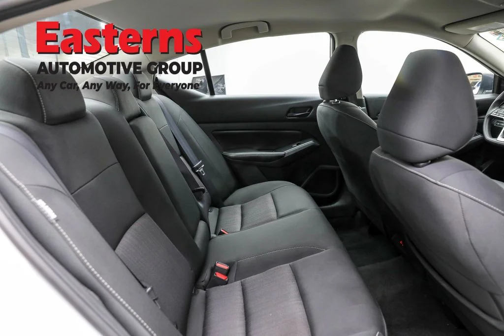 Used 2024 White Nissan 2.5 SV image 22