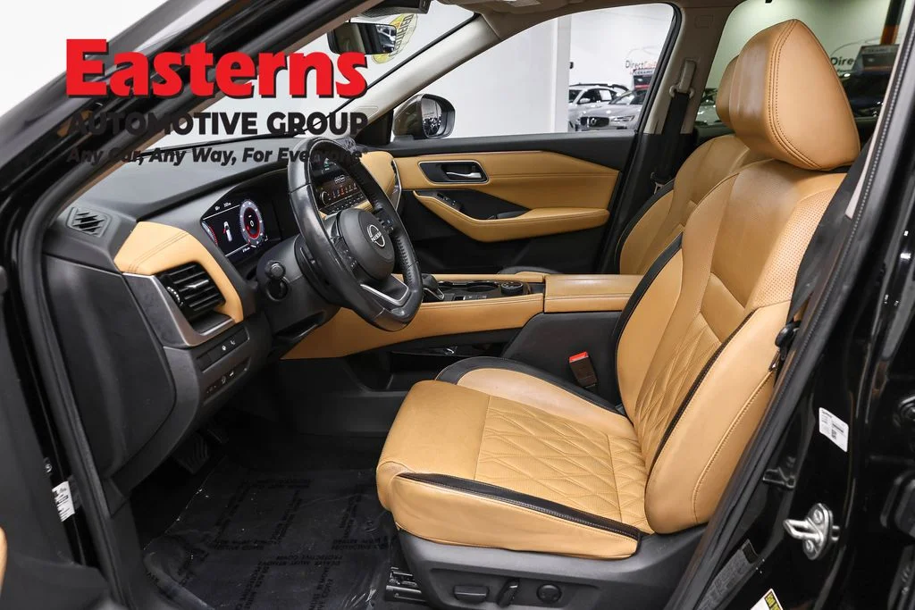 Used 2023 Black Nissan Platinum image 14