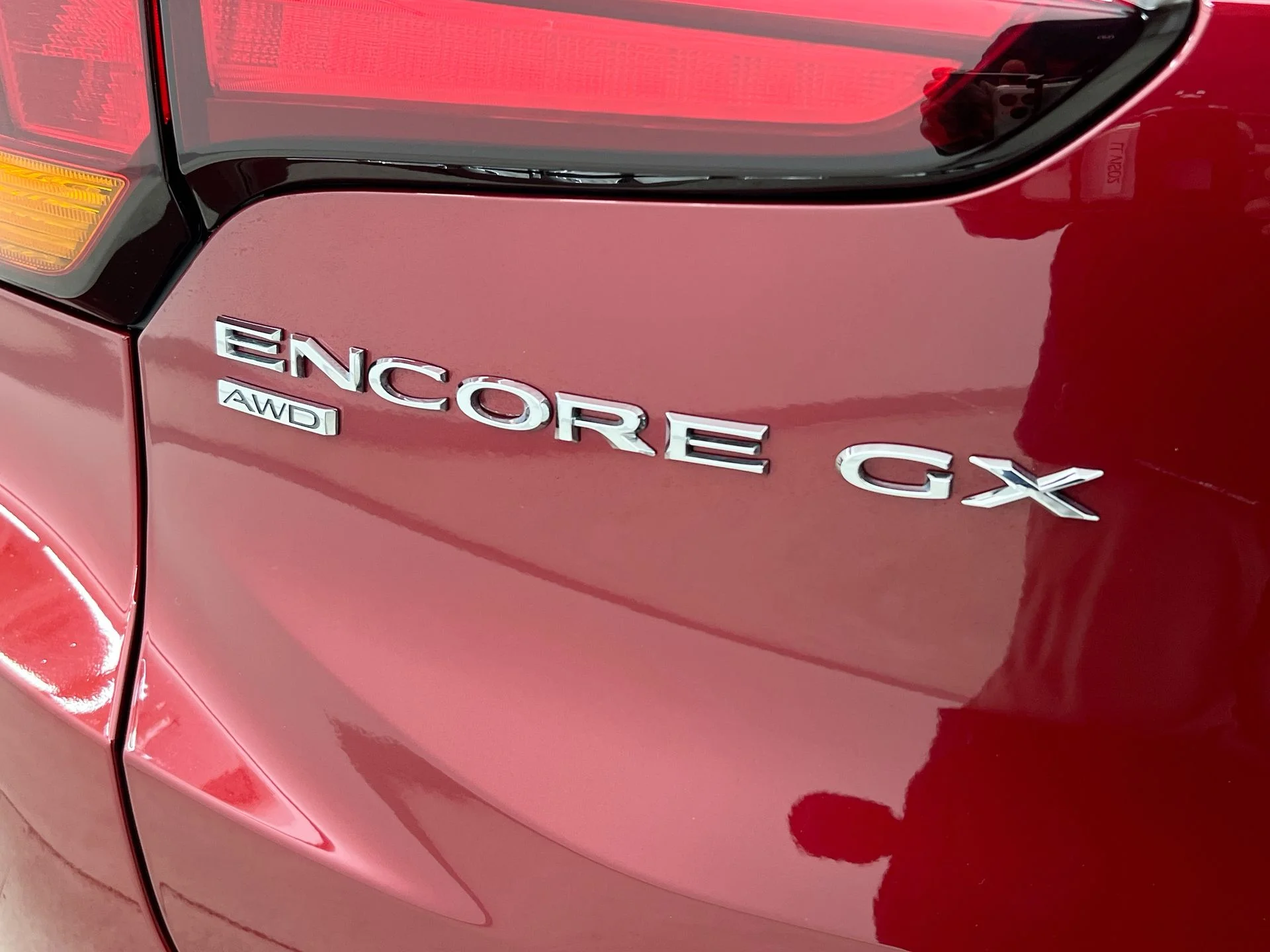 Used 2023 Red Buick Essence image 38