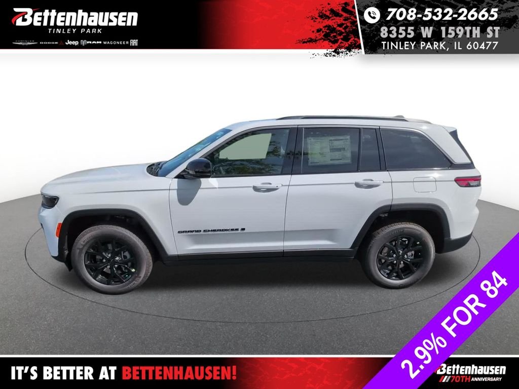 New 2026 Bright White Clear-Coat Exterior Paint Jeep Laredo Altitude image 11