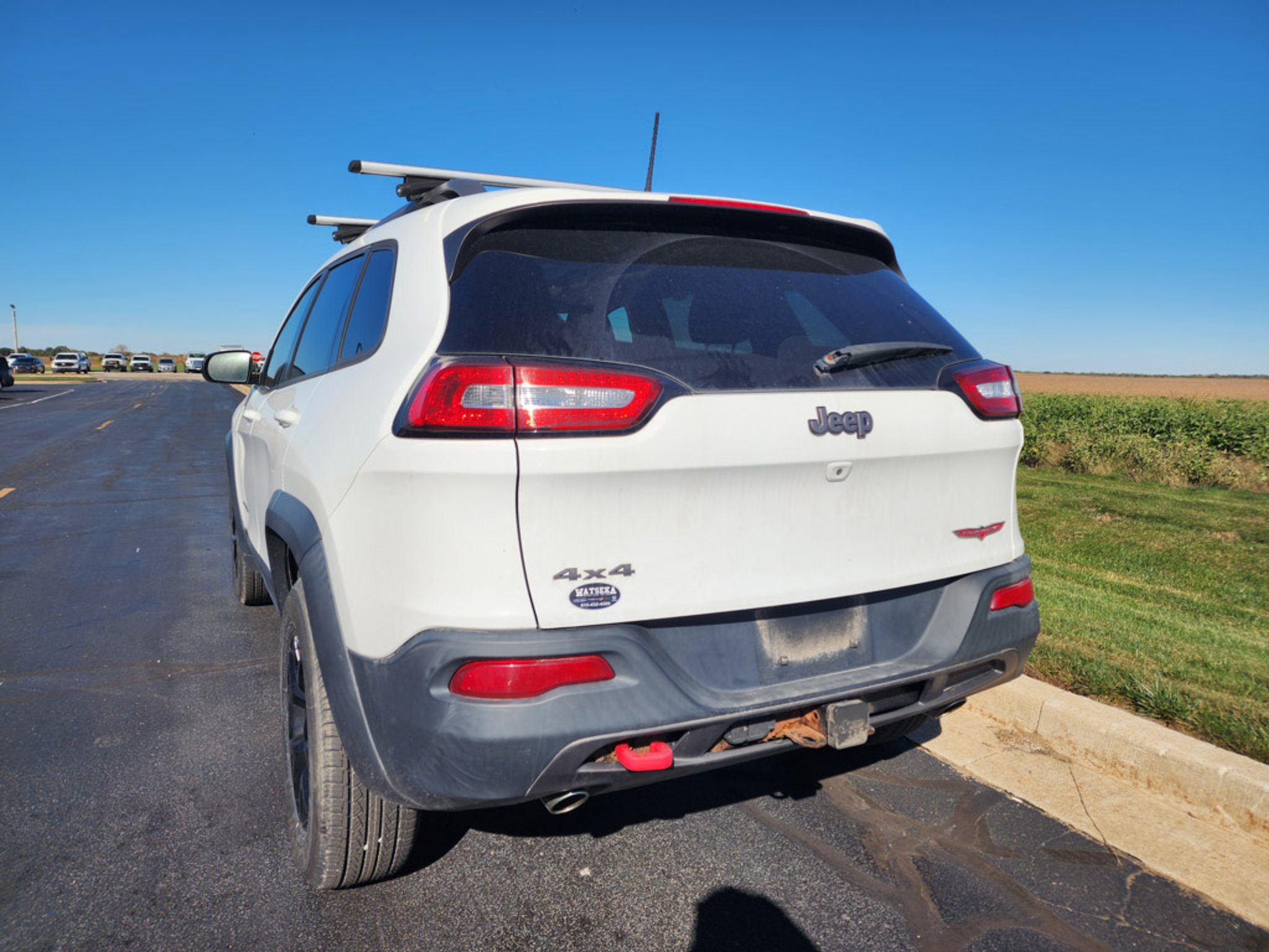 Used 2016 Bright White Jeep Trailhawk image 3