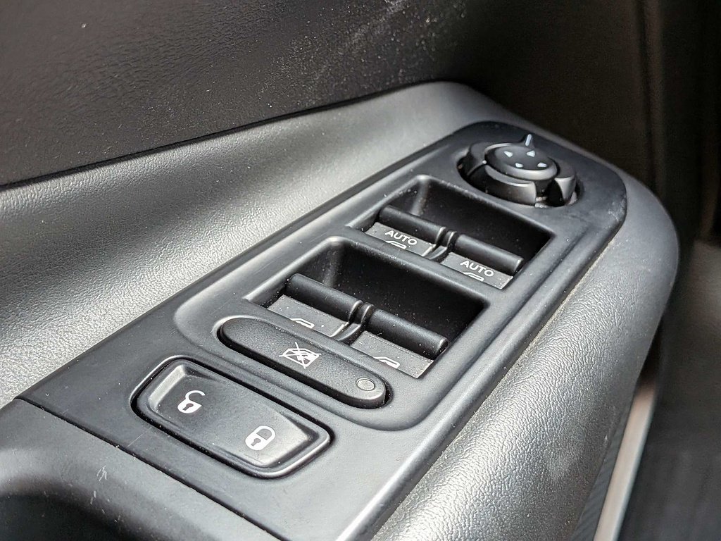 2023 Jeep Renegade Latitude - Photo 28