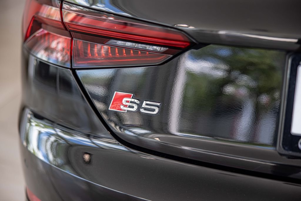 Used 2018 Black Audi 3.0T Prestige image 15