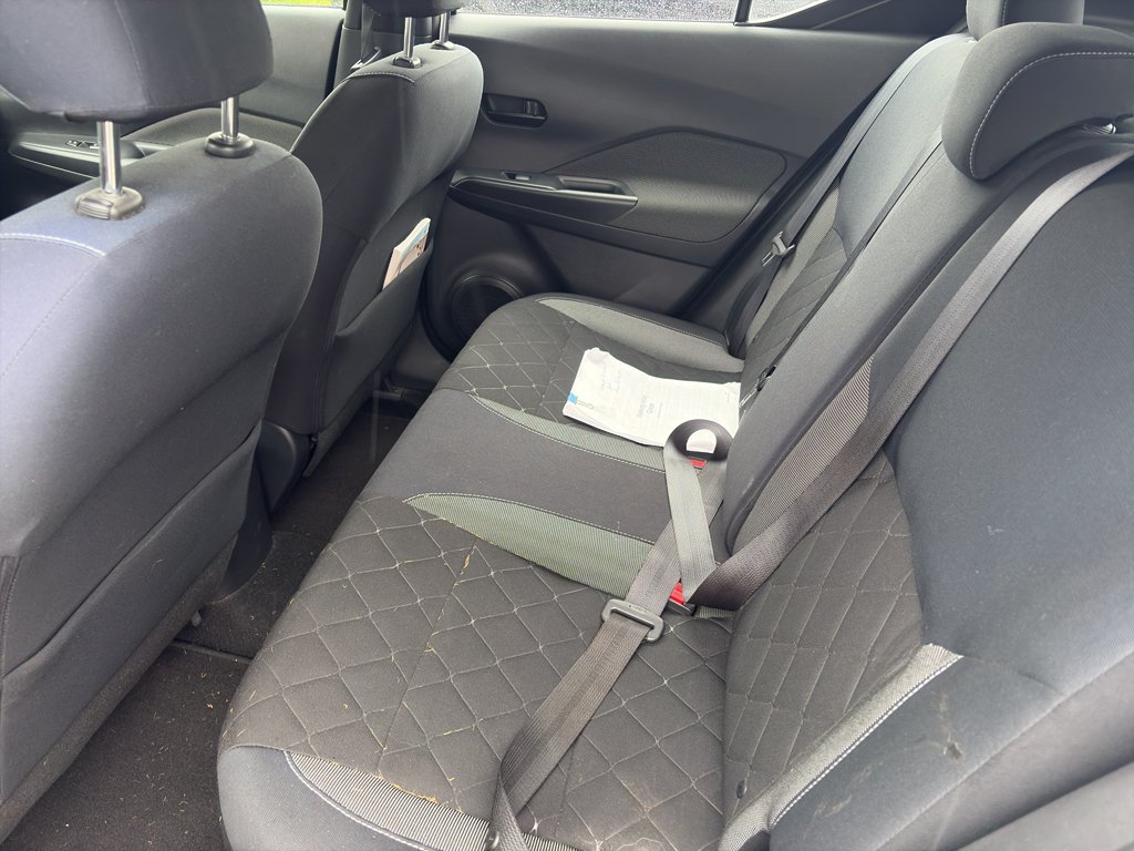 Used 2018 Brilliant Silver Nissan S image 5