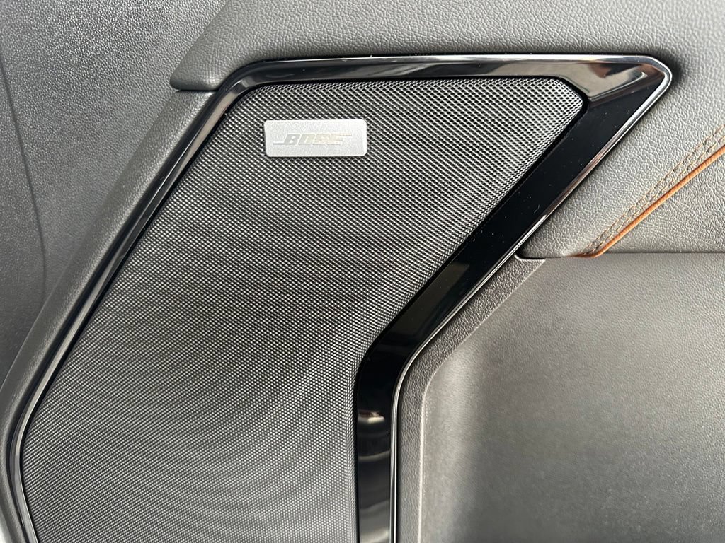 Used 2025 Sterling Metallic GMC AT4 image 39