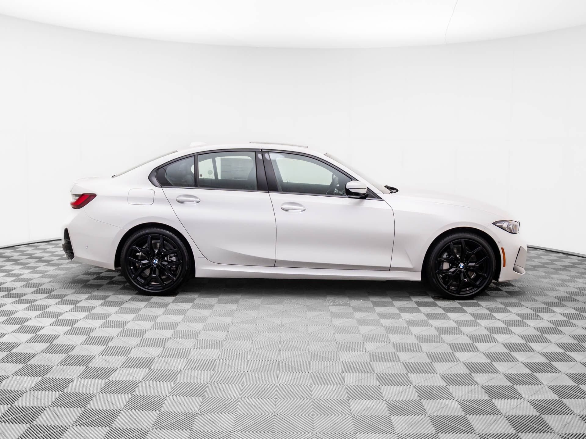 New 2026 Mineral White Metallic BMW 330i xDrive image 7