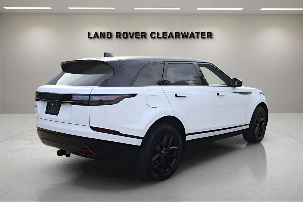 New 2026 Fuji White Land Rover Dynamic SE image 5
