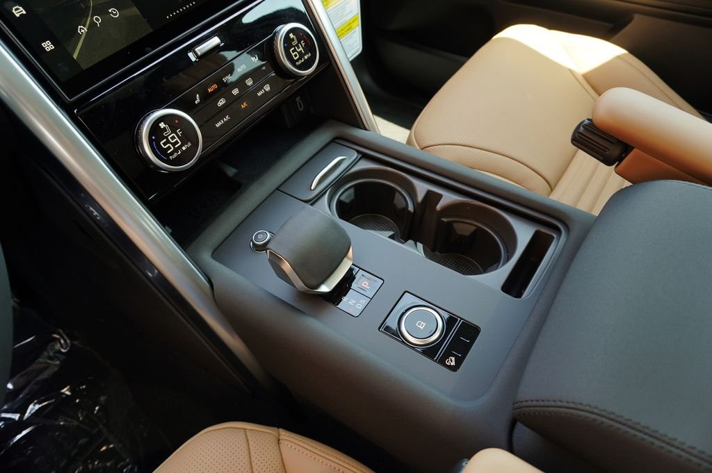 New 2026 Carpathian Grey Land Rover Dynamic SE image 25
