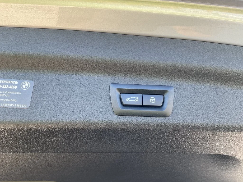 Used 2025 Silver BMW xDrive28i image 10