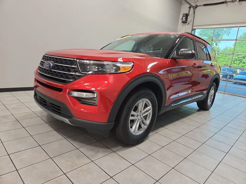 Used 2024 Red Ford XLT image 8