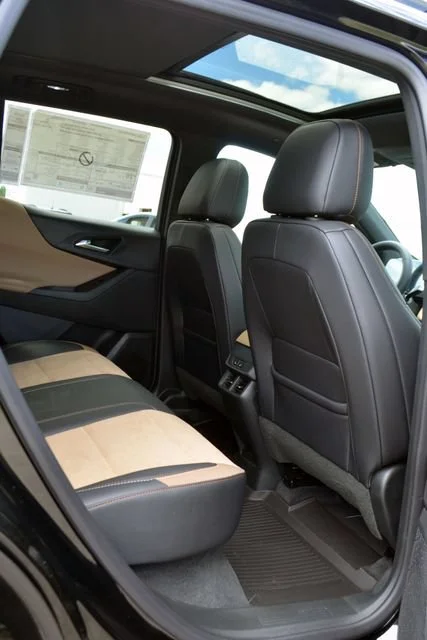 New 2026 Mosaic Black Metallic Chevrolet ACTIV image 8
