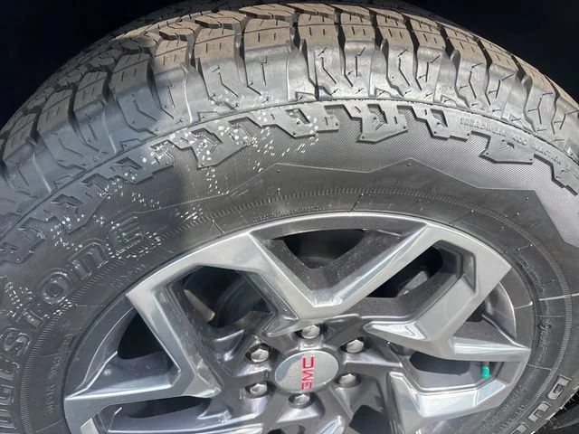New 2026 Summit White GMC SLT image 32