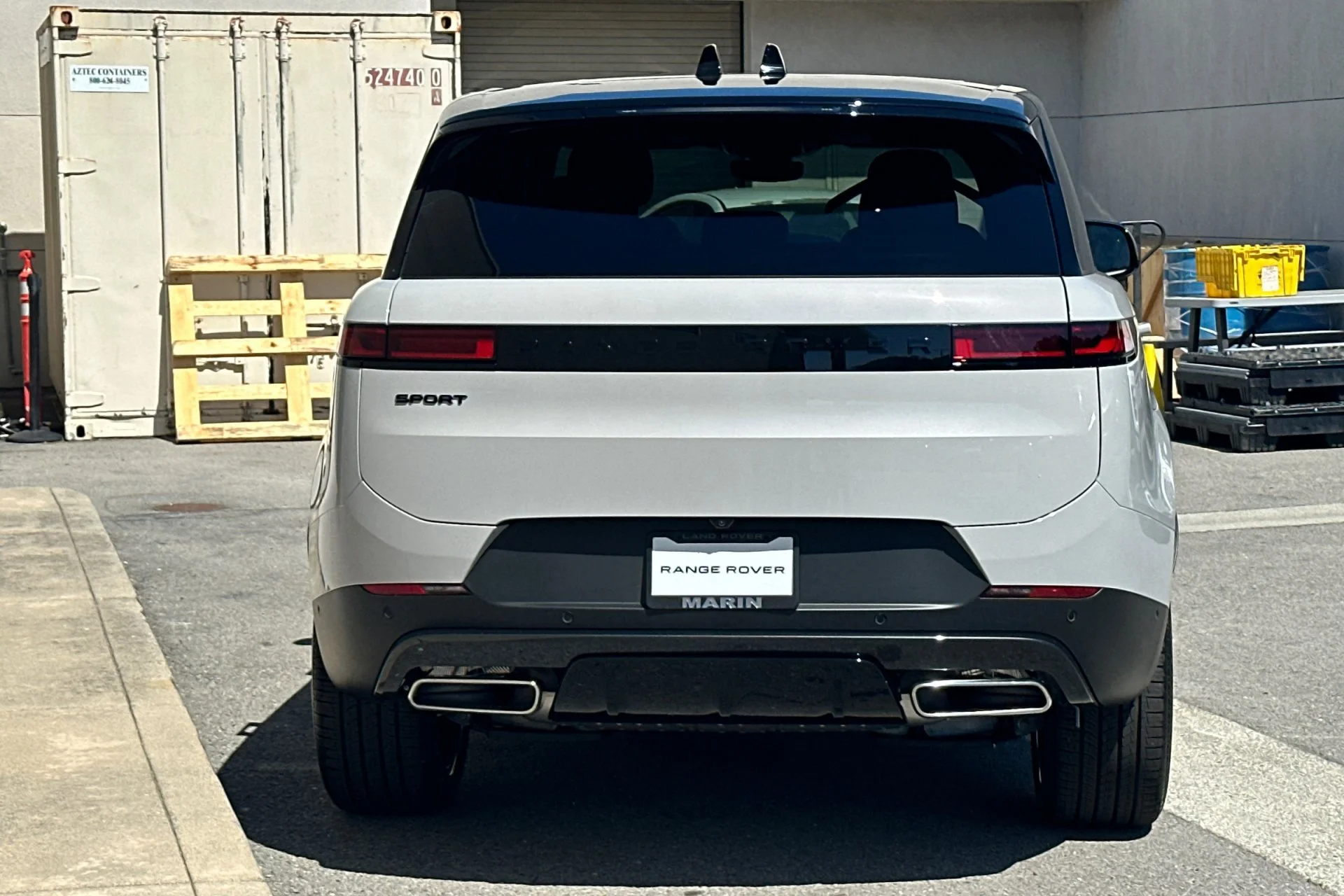 New 2026 Borasco Grey Land Rover SE image 7