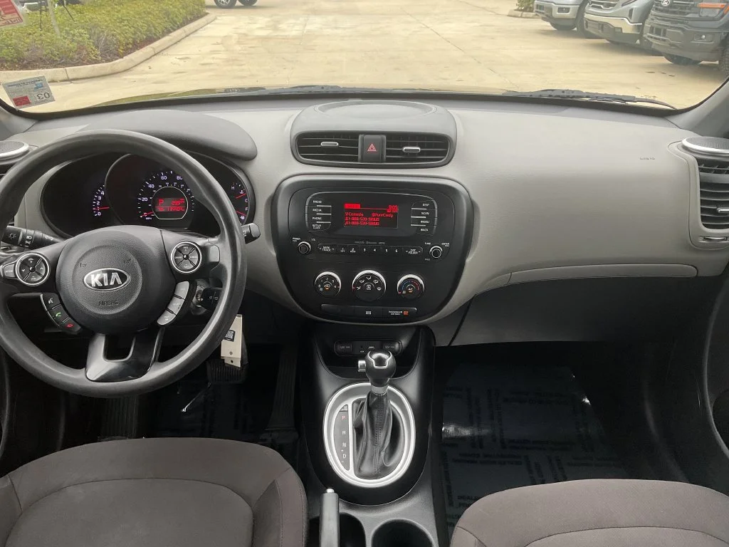 Used 2016 Black Kia Base image 19