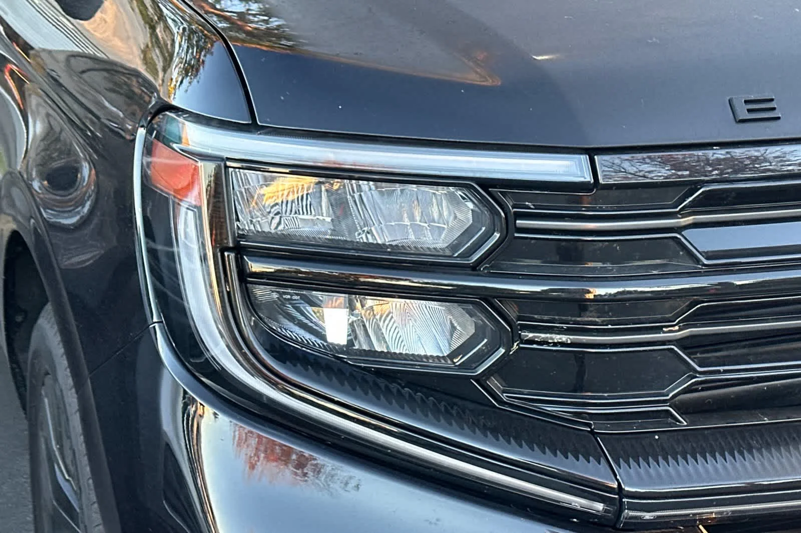 Used 2025 Agate Black Metallic Ford Platinum image 8