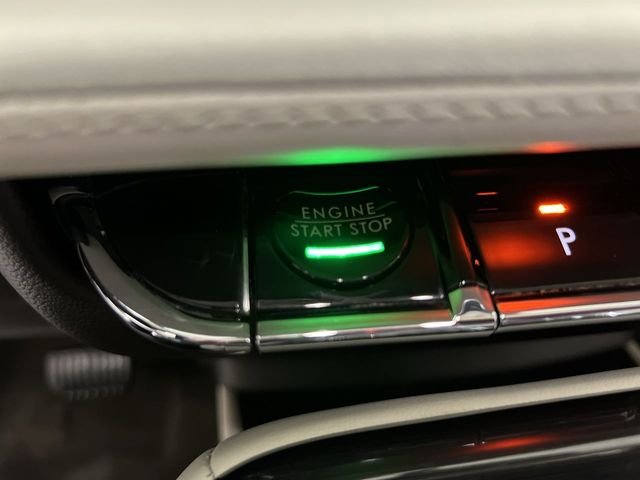 Used 2022 White Lincoln Black Label image 16