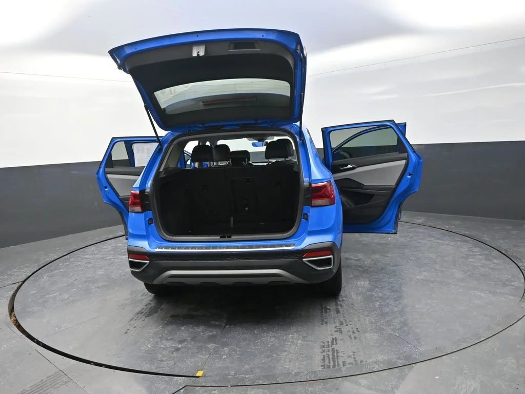 Used 2023 Blue Volkswagen 1.5T SE image 36