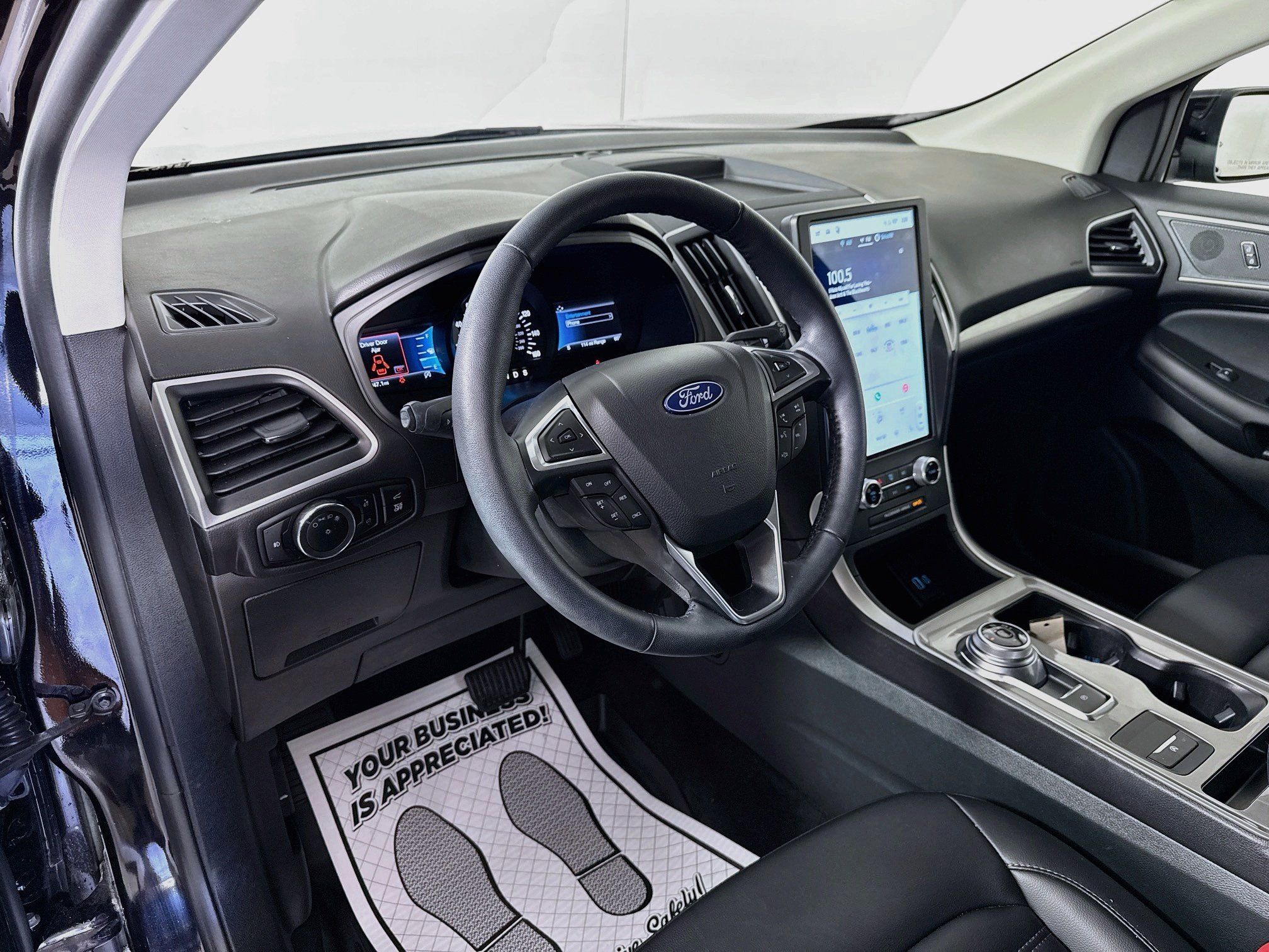 Used 2024 Agate Black Metallic Ford SEL image 9