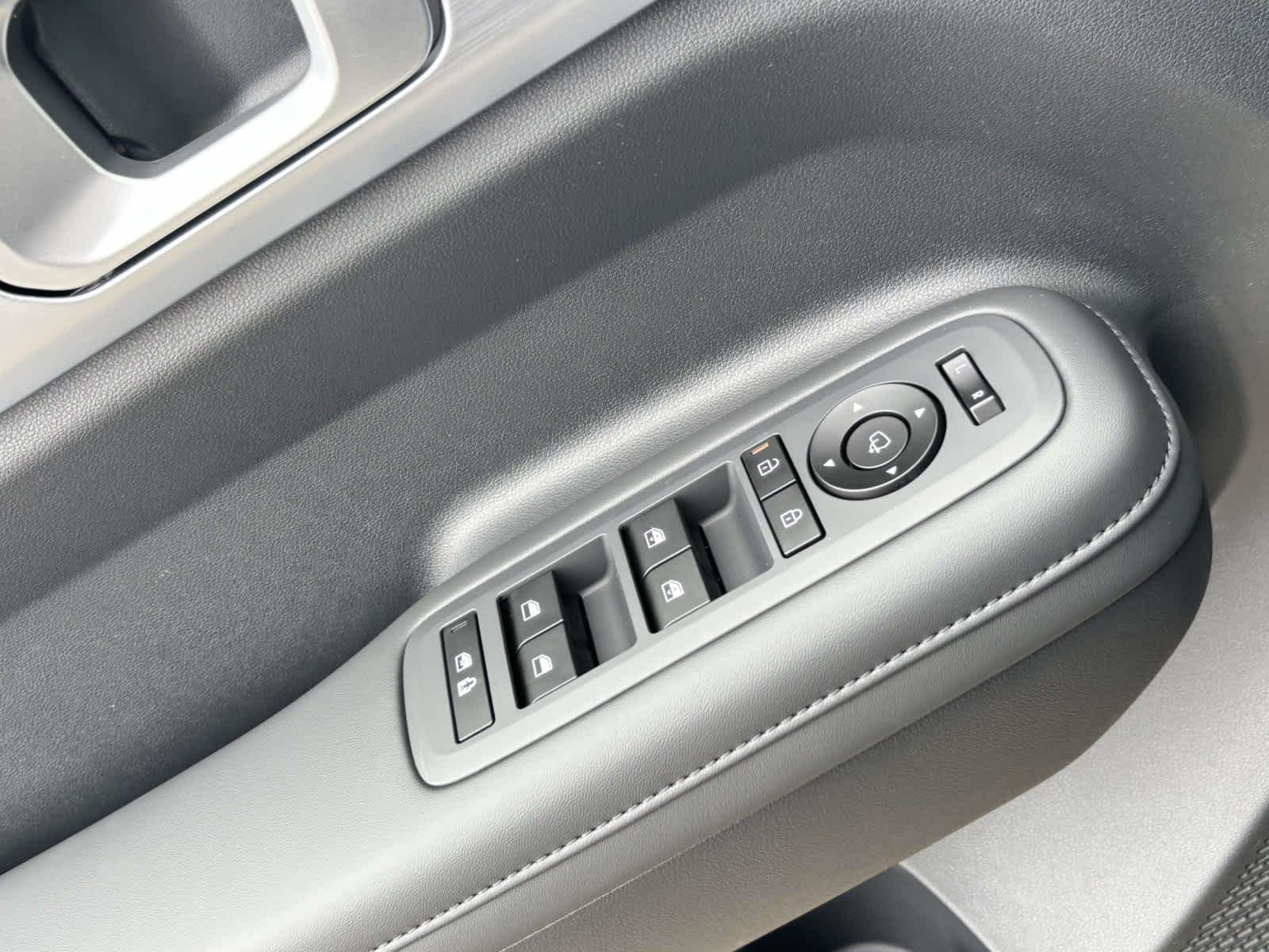 New 2026 Hampton Gray Hyundai Limited 6P image 32